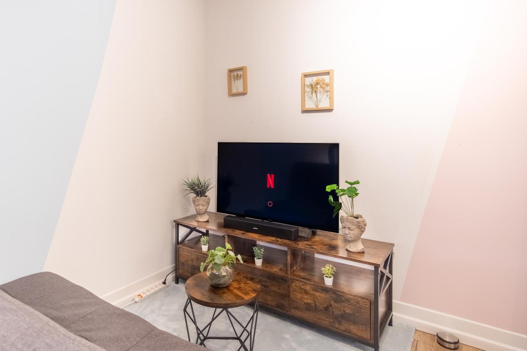 Apartament Pool Table Heaven, Workstation, 4K Tv, Netflix Lipsk Zewnętrze zdjęcie